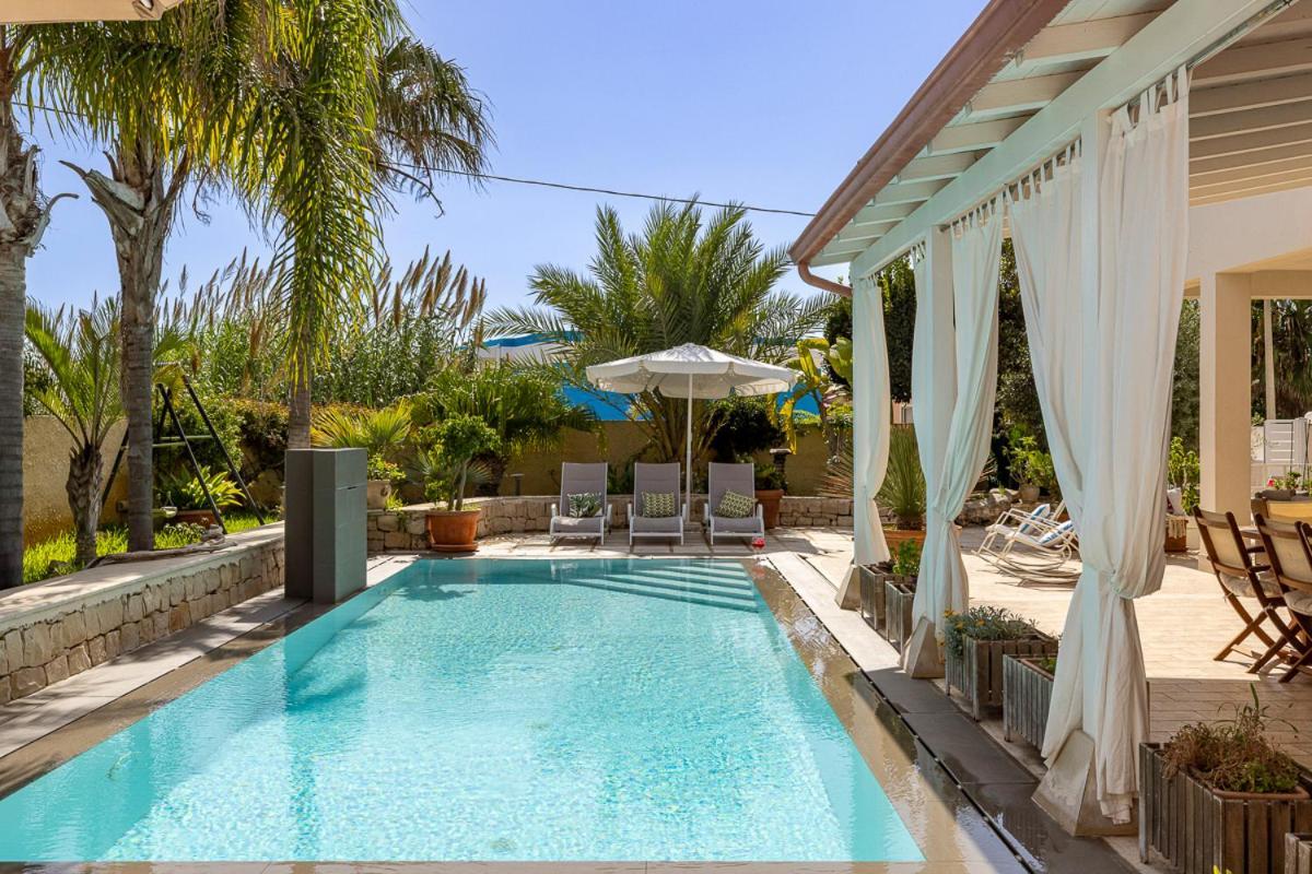 סנטה מריה דל פוקלו Villa Zamia Con Piscina מראה חיצוני תמונה